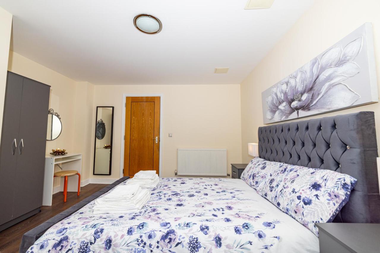 Two Bed Apartment Near Canary Wharf Londra Exterior foto