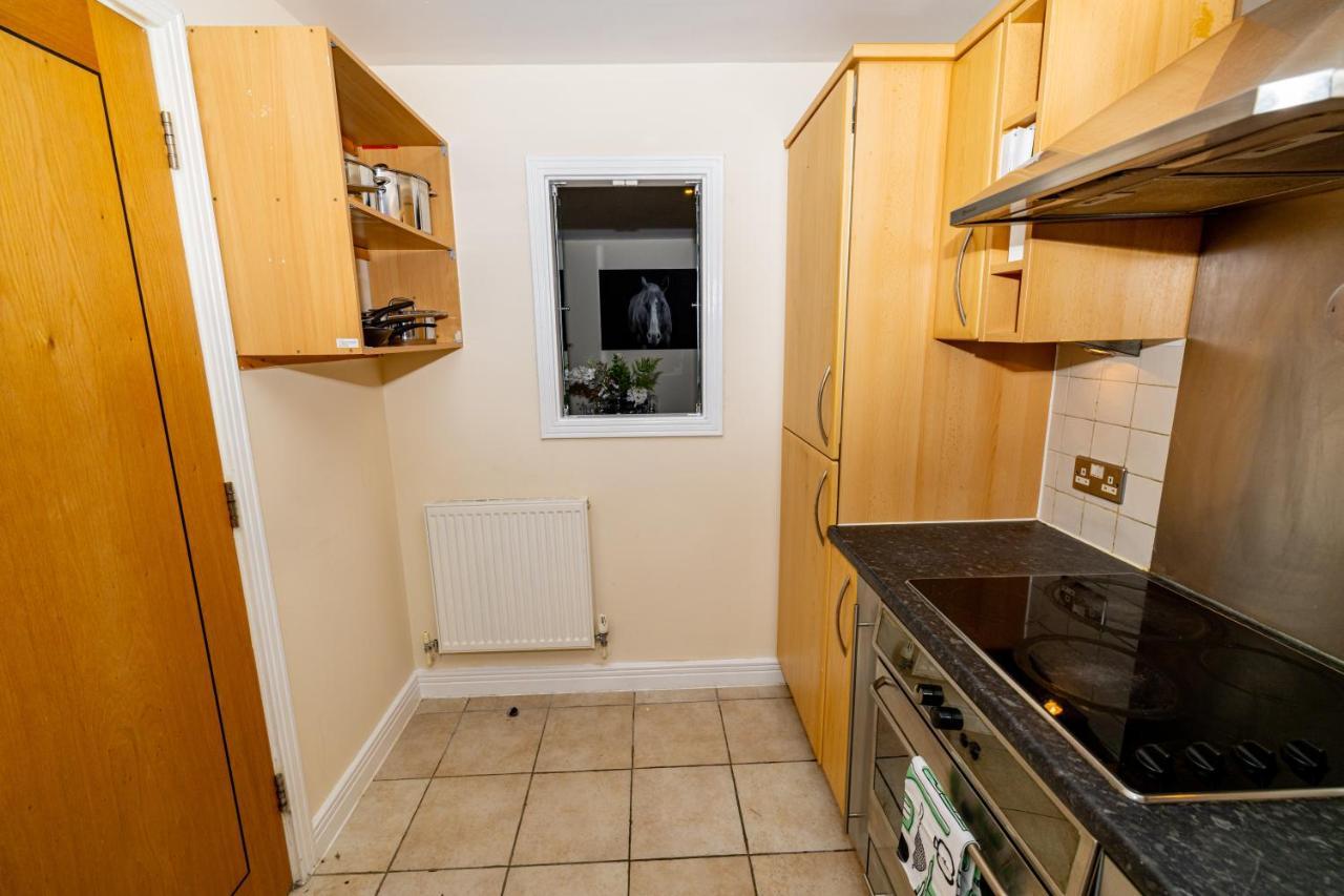 Two Bed Apartment Near Canary Wharf Londra Exterior foto