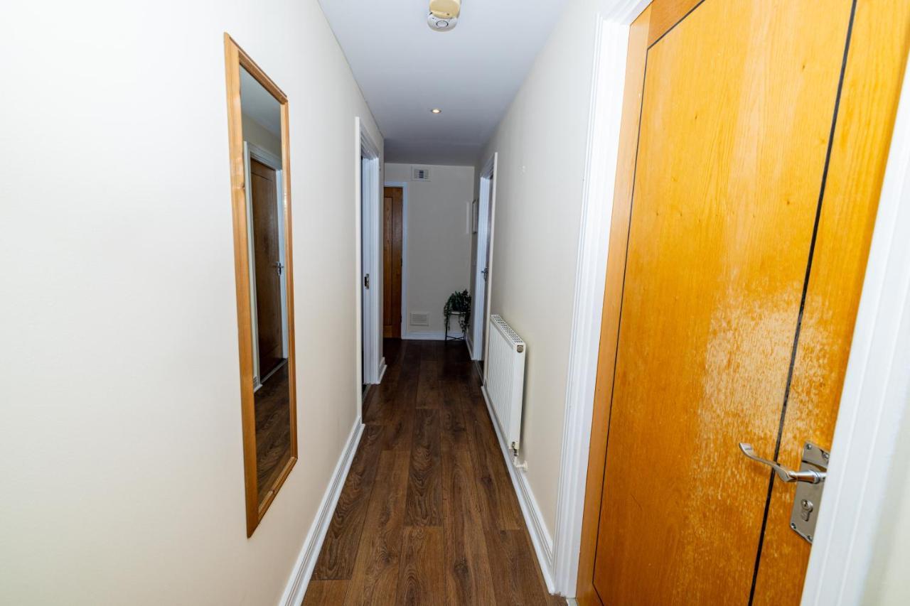 Two Bed Apartment Near Canary Wharf Londra Exterior foto