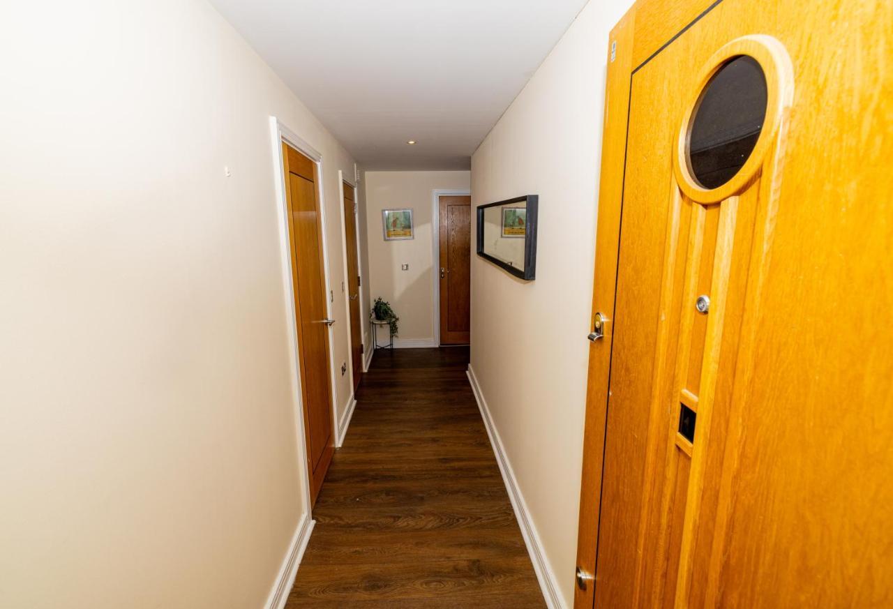 Two Bed Apartment Near Canary Wharf Londra Exterior foto