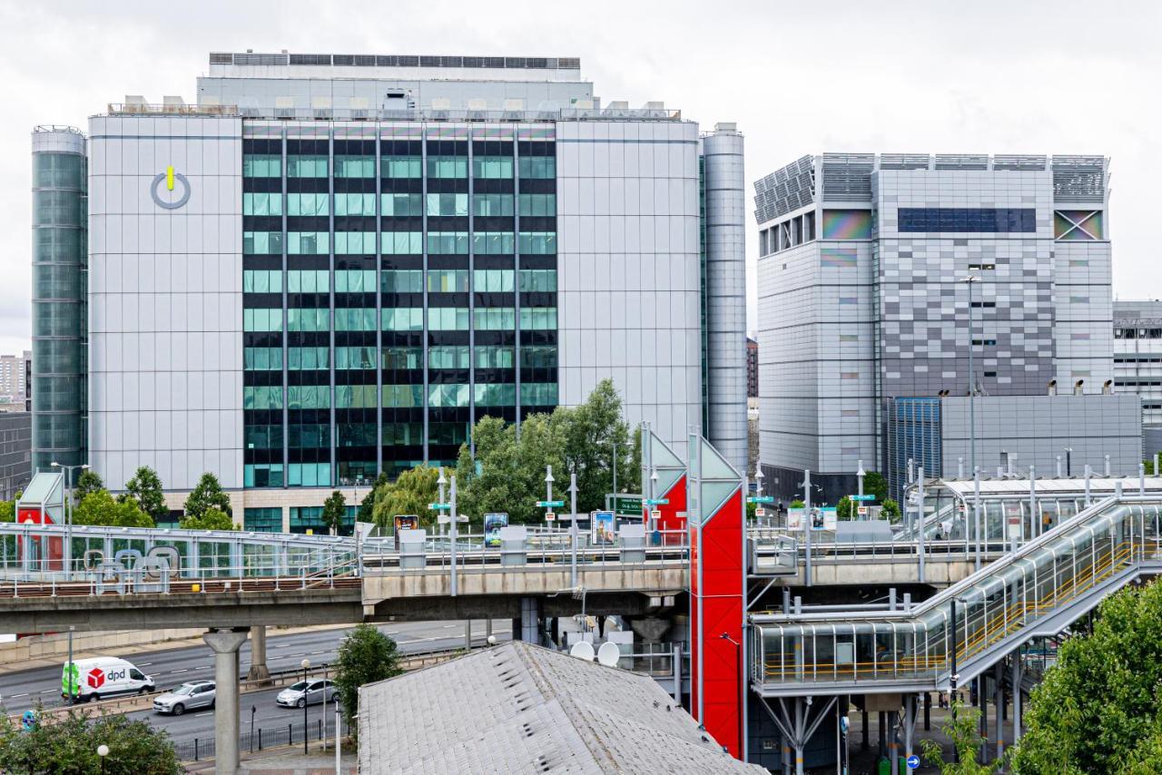 Two Bed Apartment Near Canary Wharf Londra Exterior foto