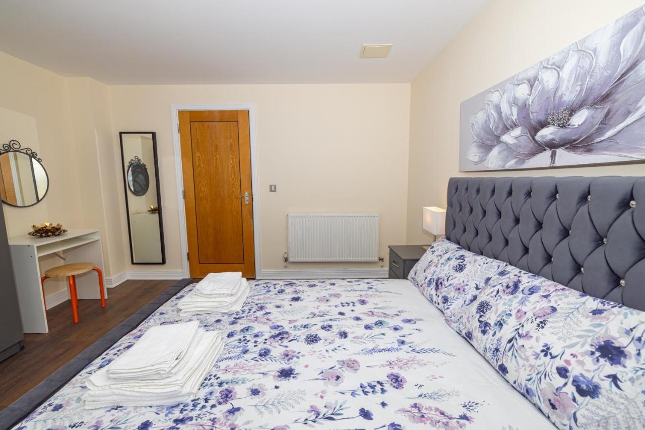 Two Bed Apartment Near Canary Wharf Londra Exterior foto