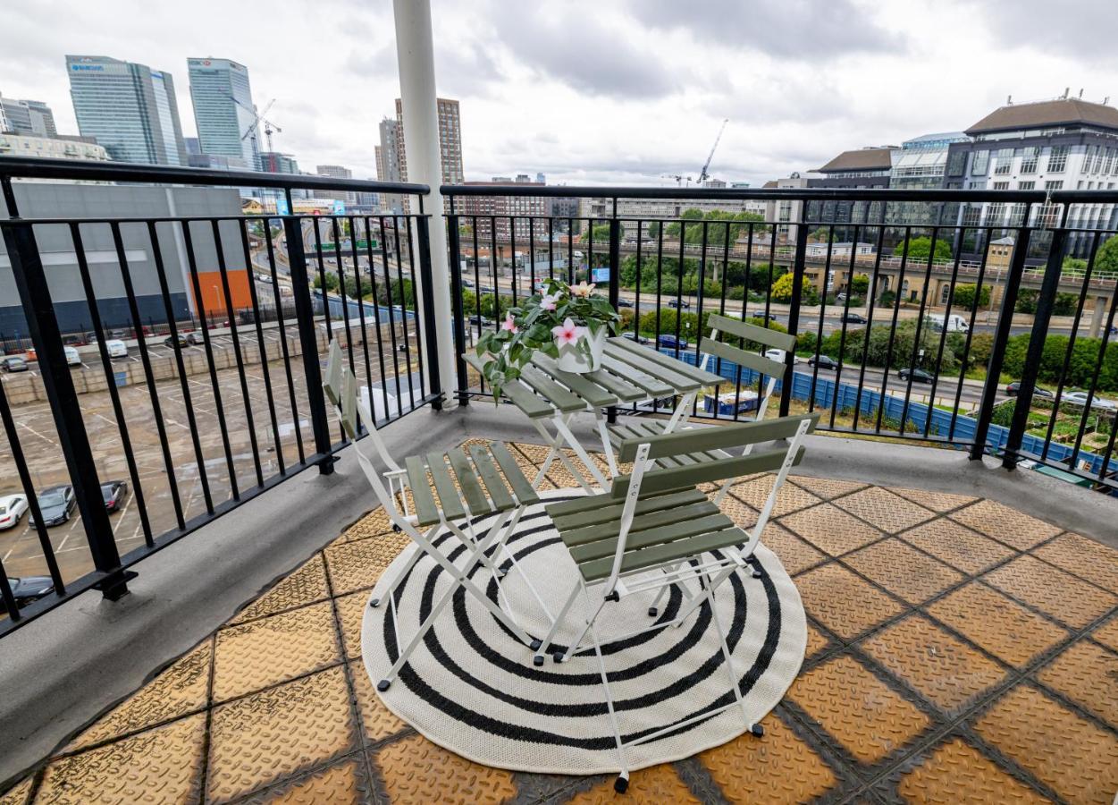 Two Bed Apartment Near Canary Wharf Londra Exterior foto