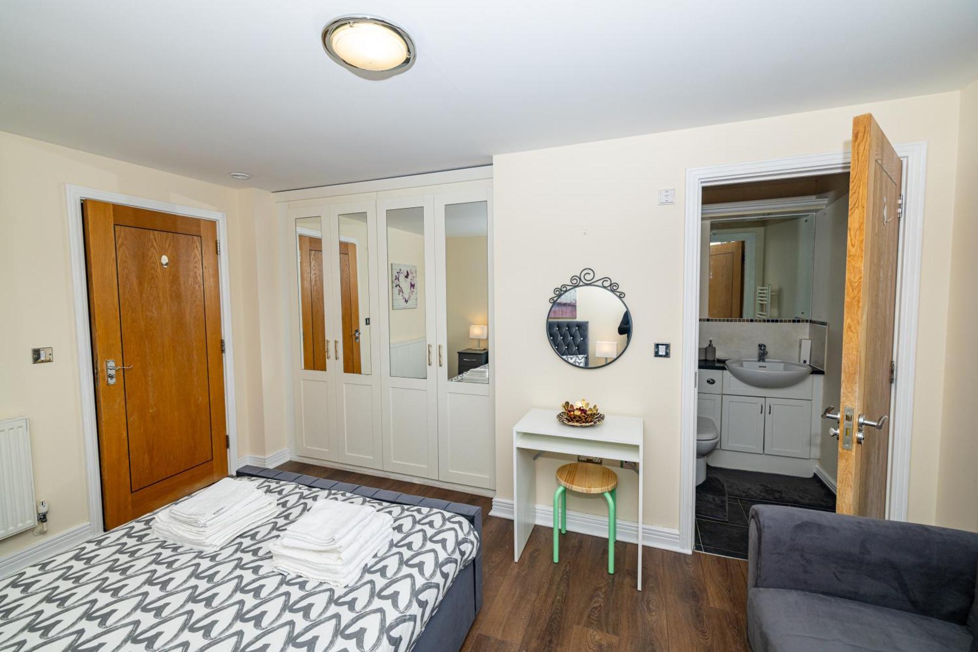 Two Bed Apartment Near Canary Wharf Londra Exterior foto